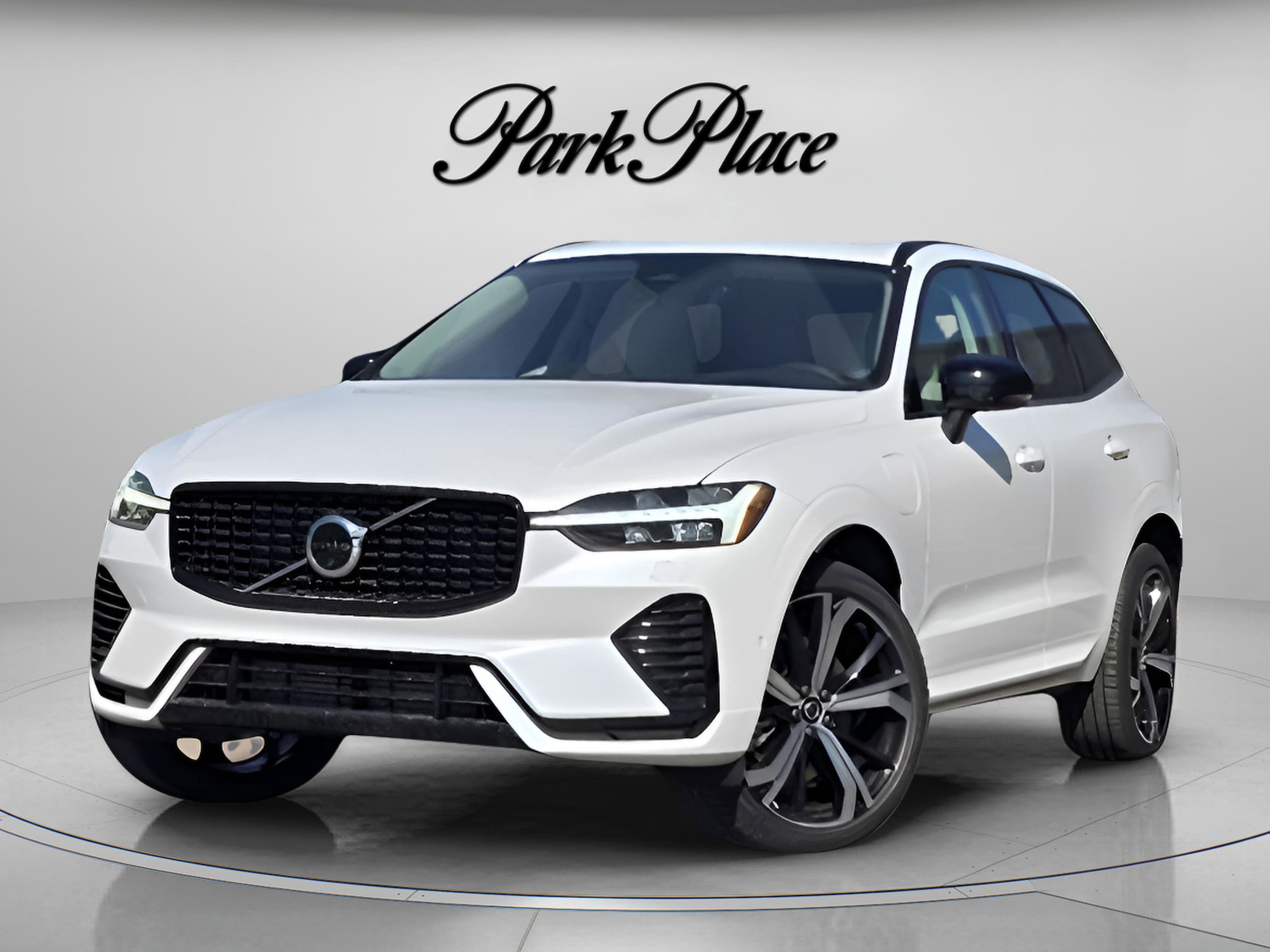2025 Volvo XC60 T8 Ultra Dark AWD's photo