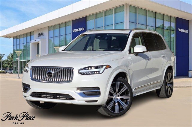 2025 Volvo XC90 Plus's photo