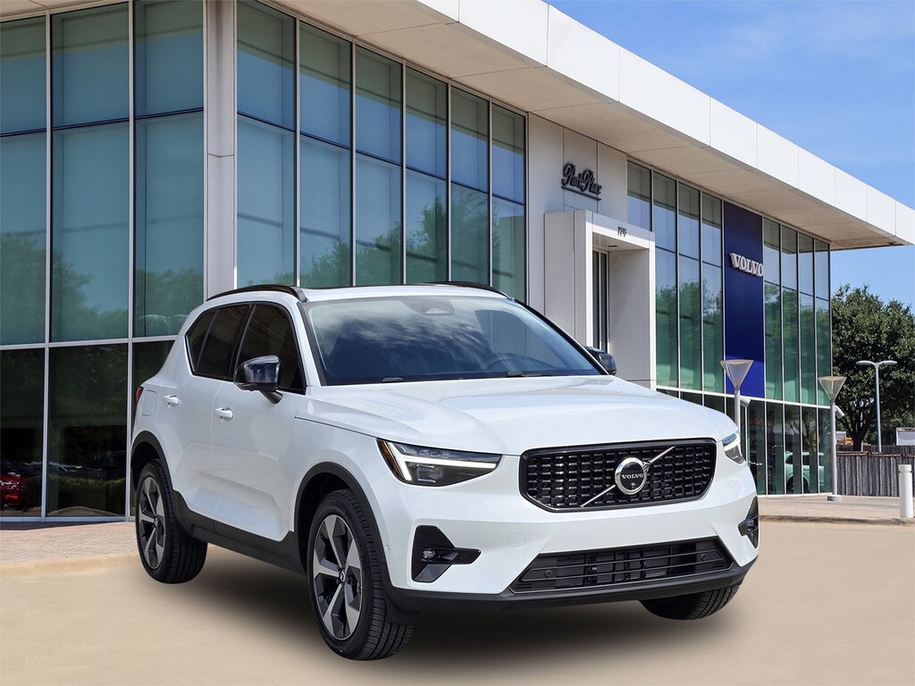 New 2026 Volvo XC40 B5 Plus SUV