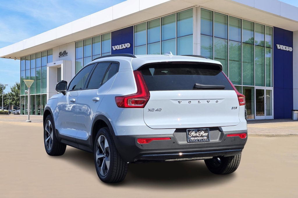 New 2026 Volvo XC40 B5 Plus SUV