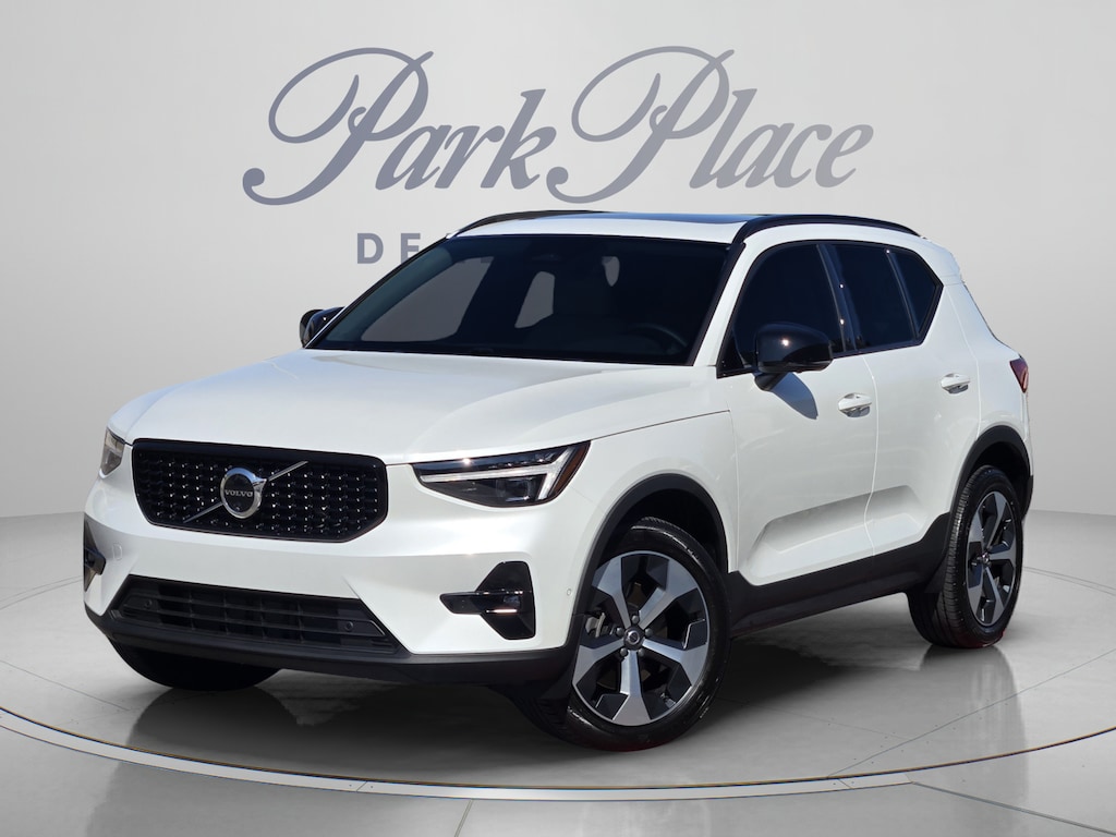 Used 2026 Volvo XC40 B5 Plus SUV