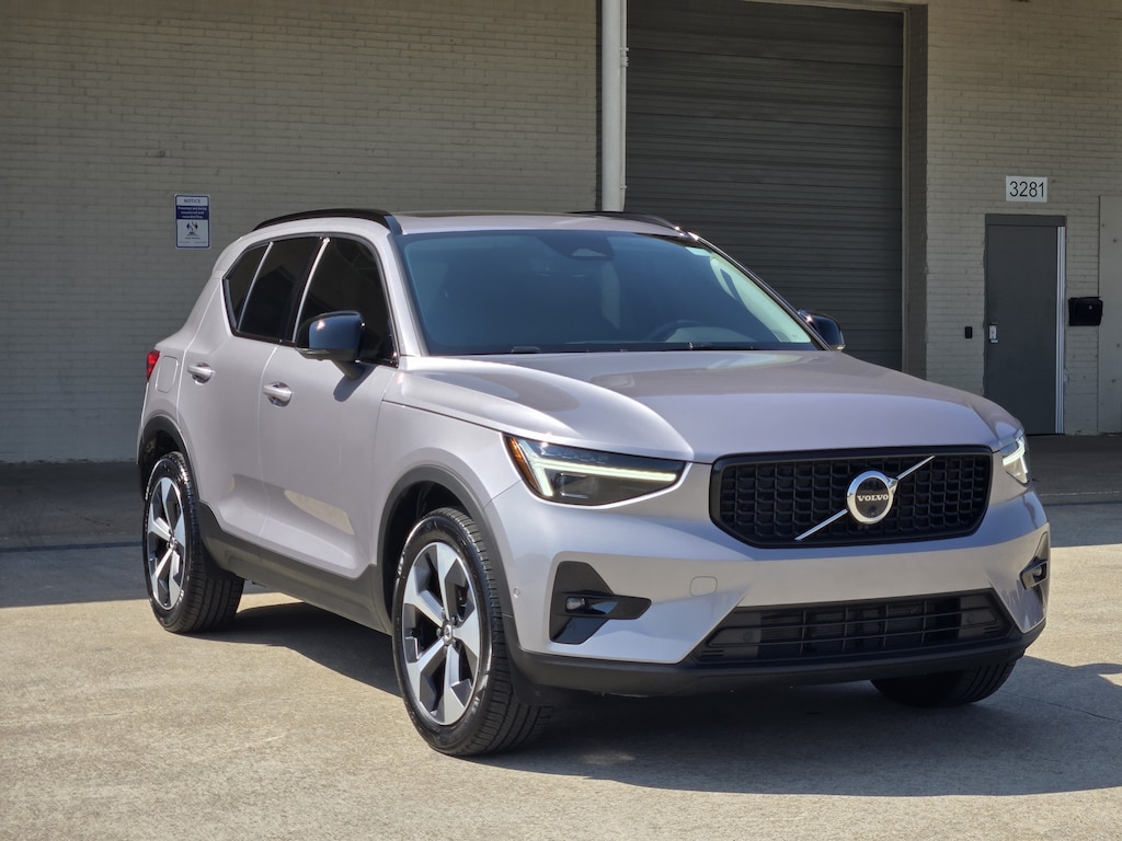 Used 2026 Volvo XC40 B5 Plus SUV
