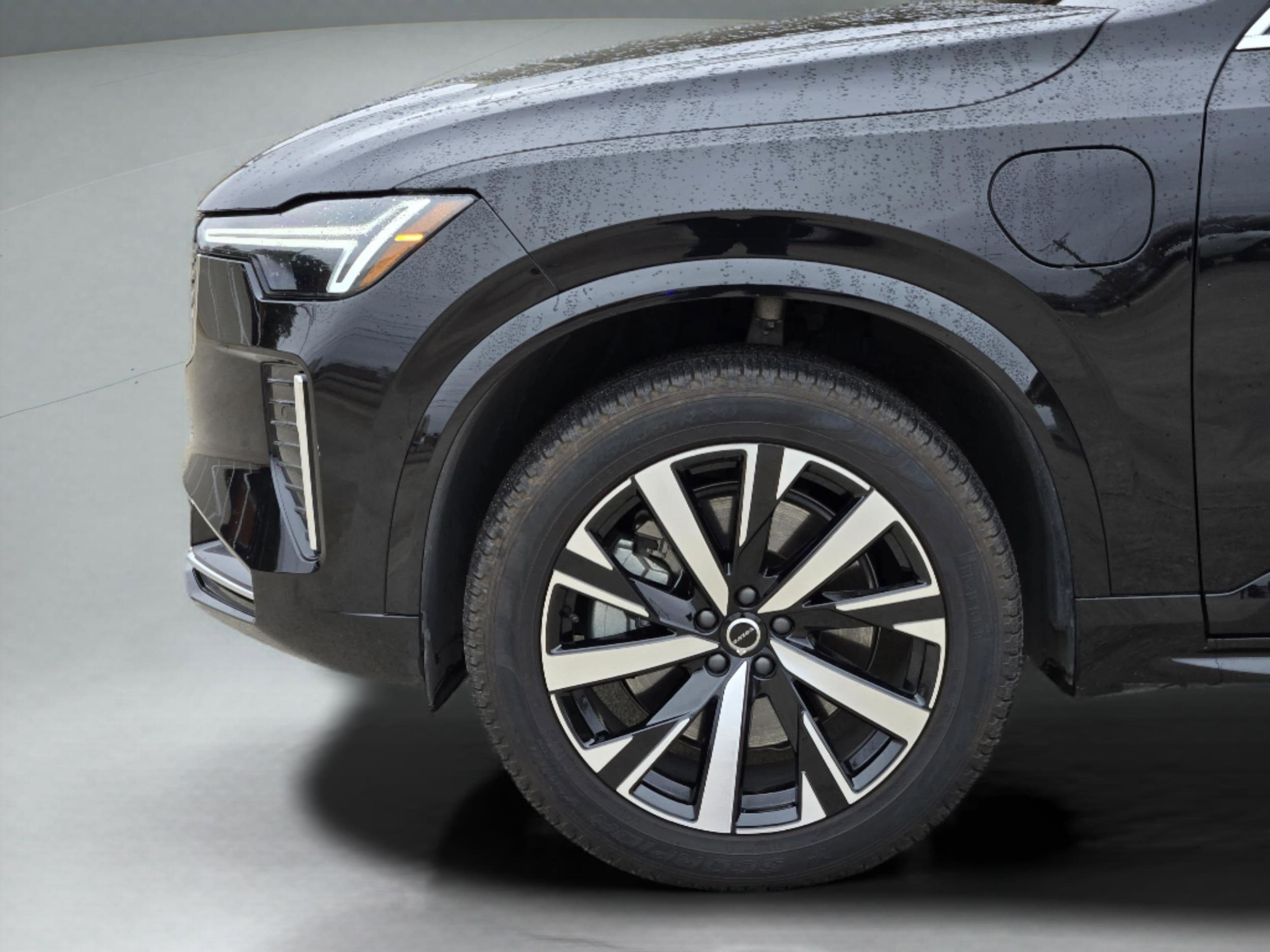 2025 Volvo XC90 Core - Photo 32