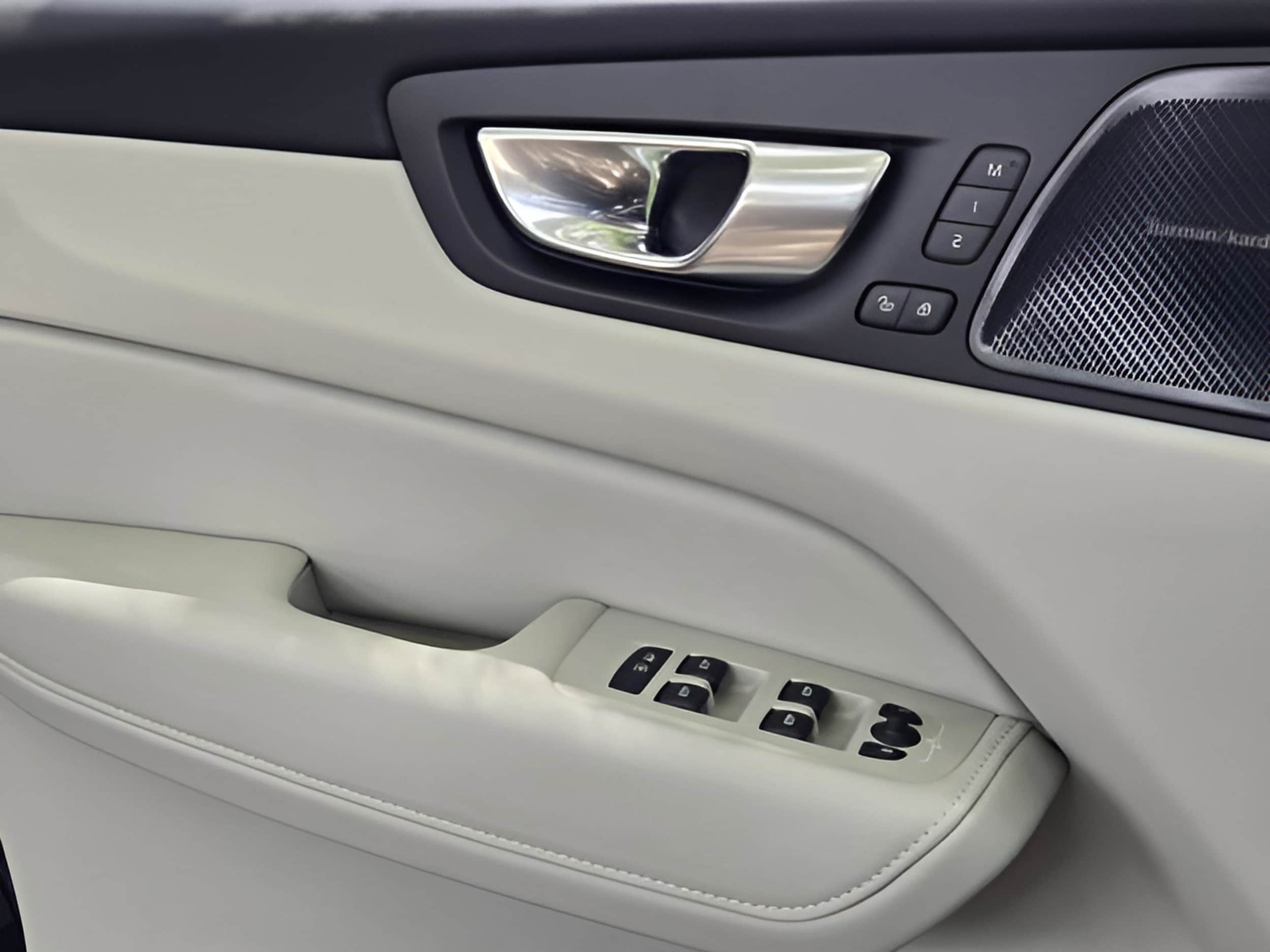 2026 Volvo XC60 Ultra - Photo 17