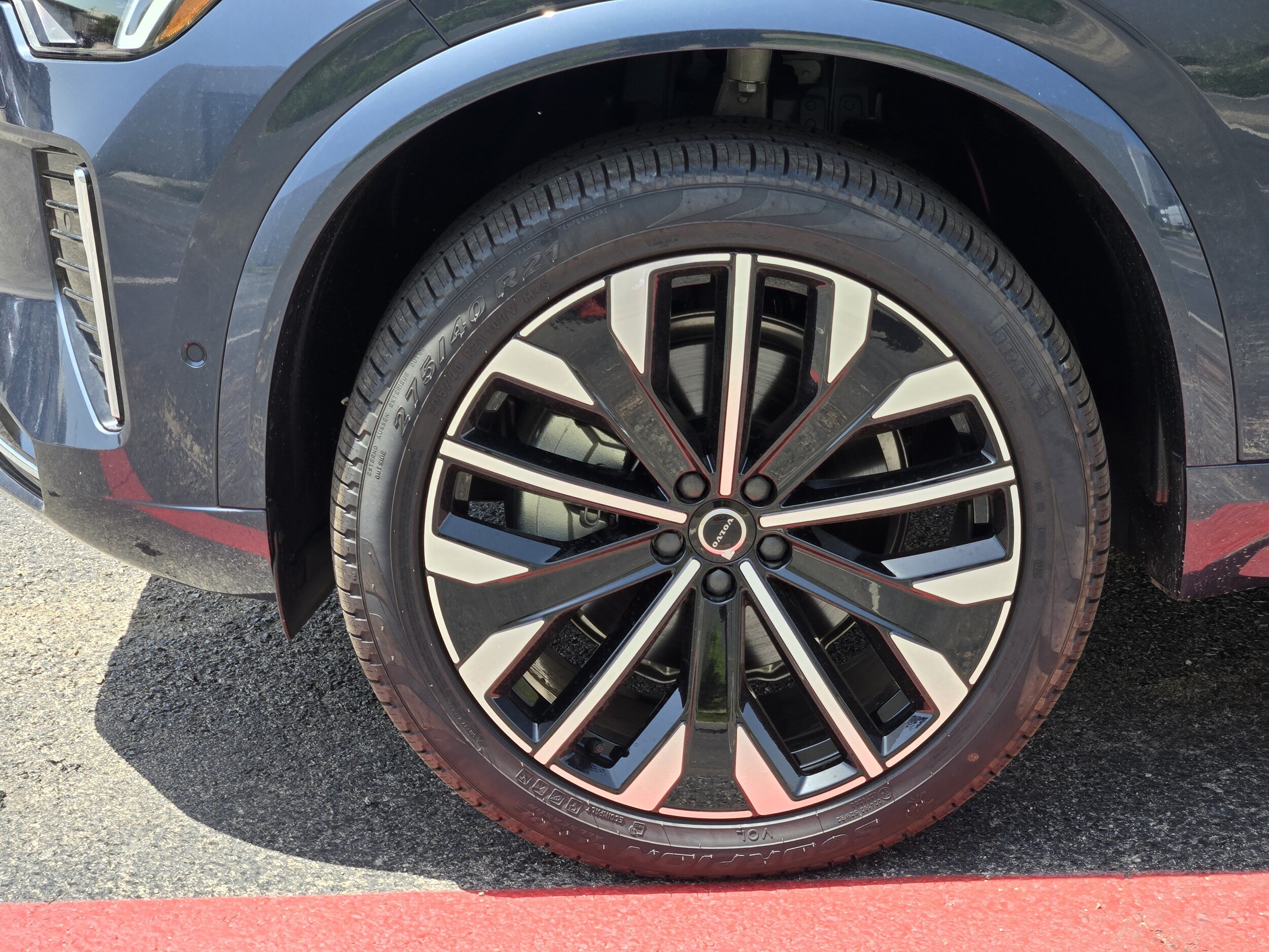 2026 Volvo XC90 Ultra - Photo 12