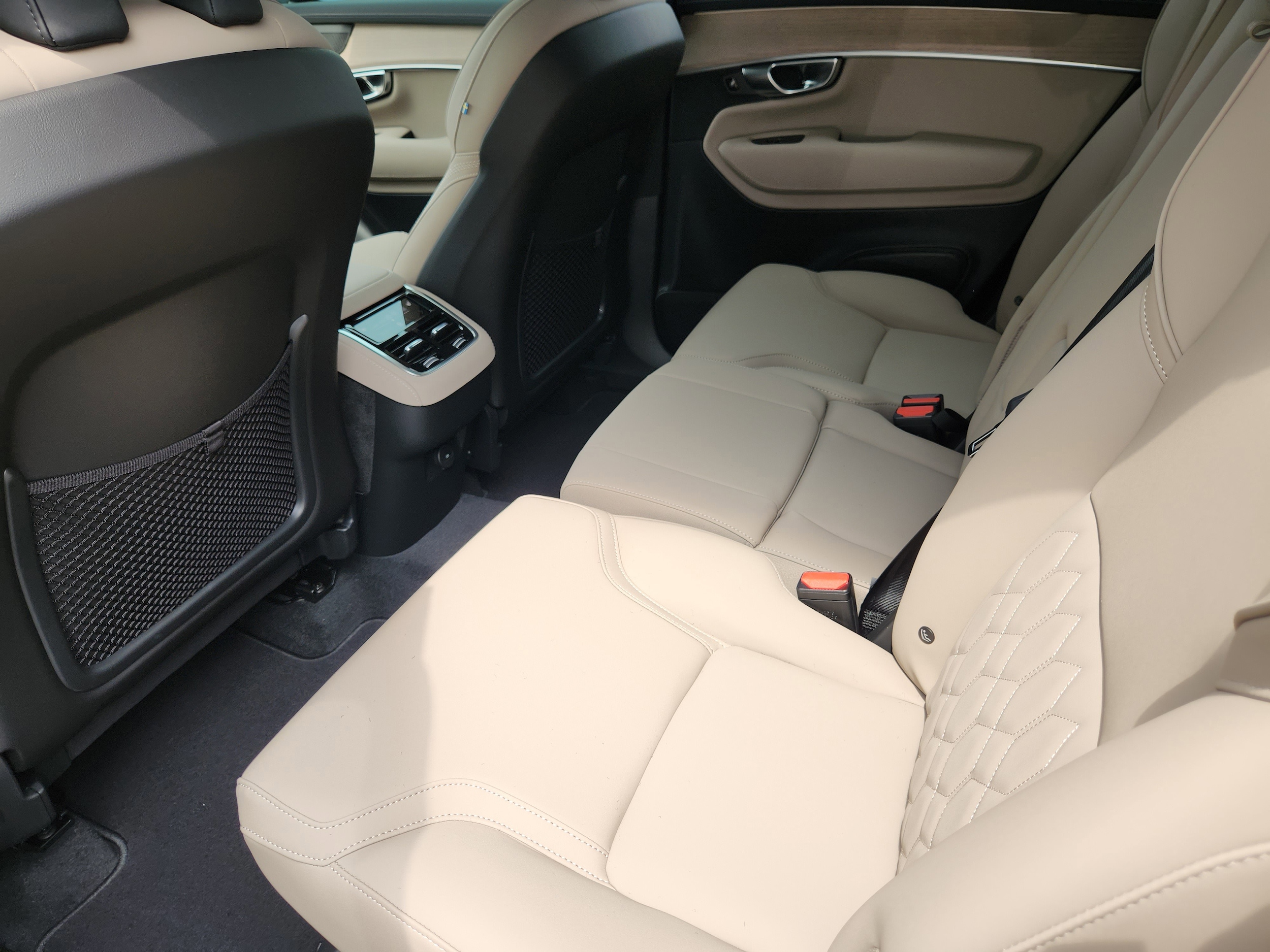 2026 Volvo XC90 Plus - Photo 29