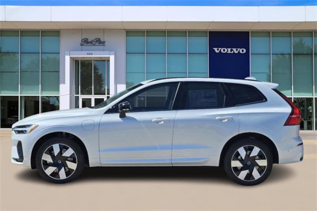 Used 2025 Volvo XC60 plug-in hybrid T8 Plus SUV