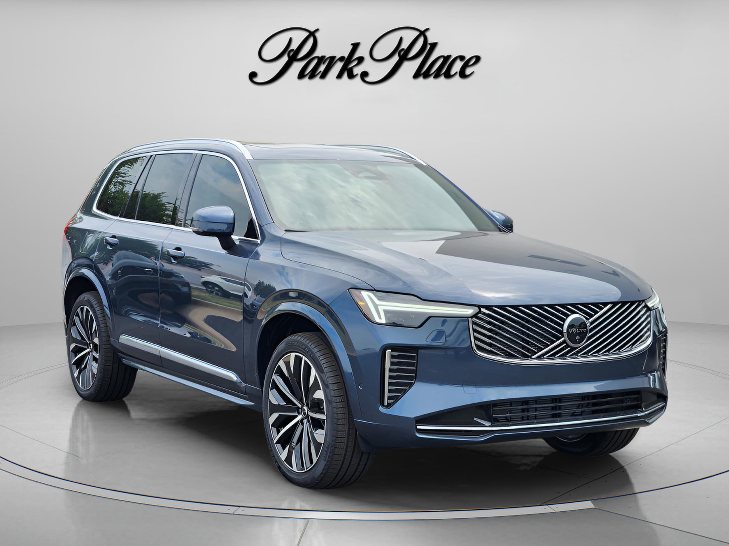 2026 Volvo XC90 Plus - Photo 8