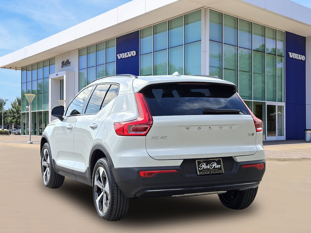 New 2026 Volvo XC40 B5 Plus SUV
