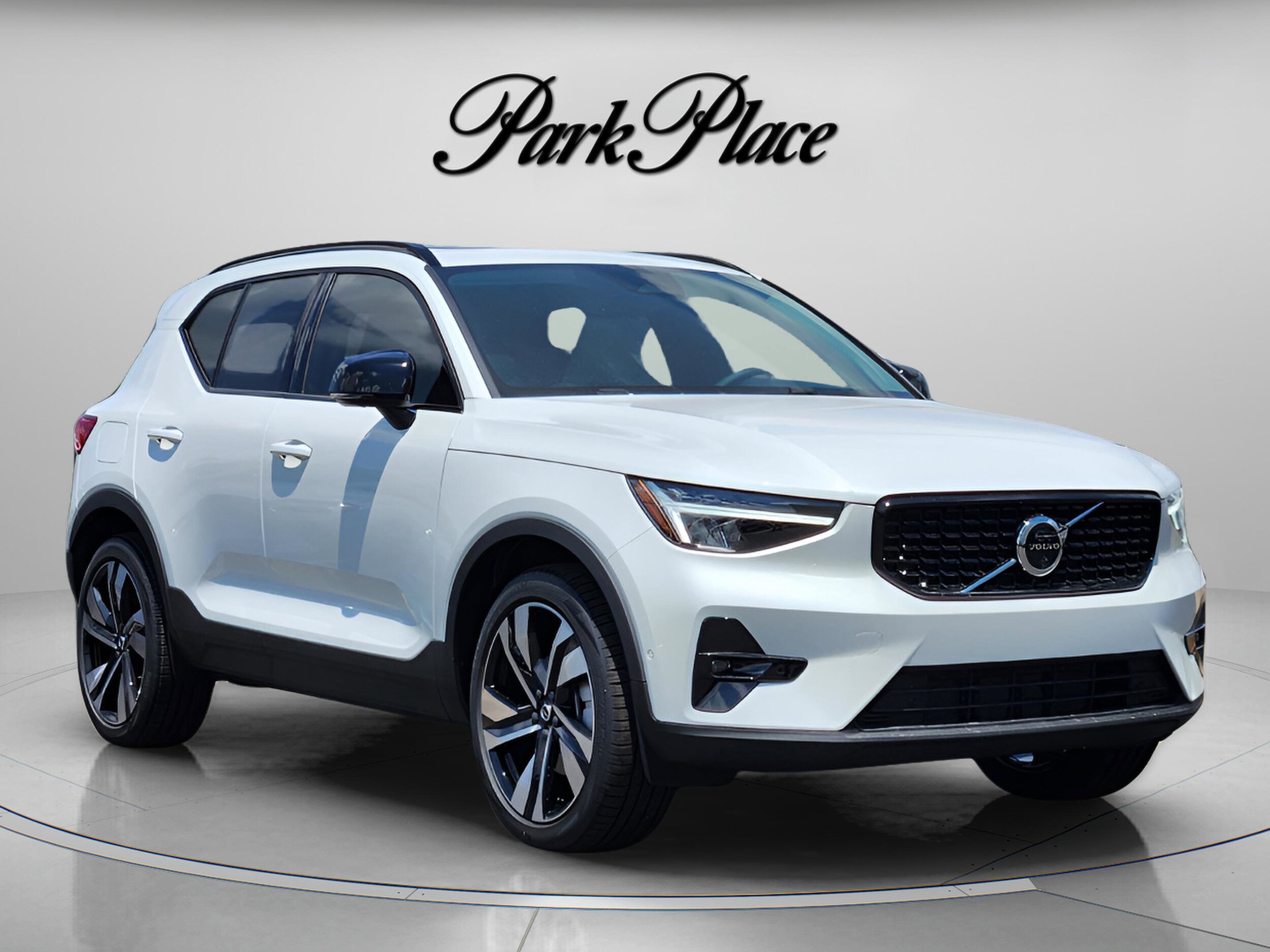 2026 Volvo XC40 Plus - Photo 8