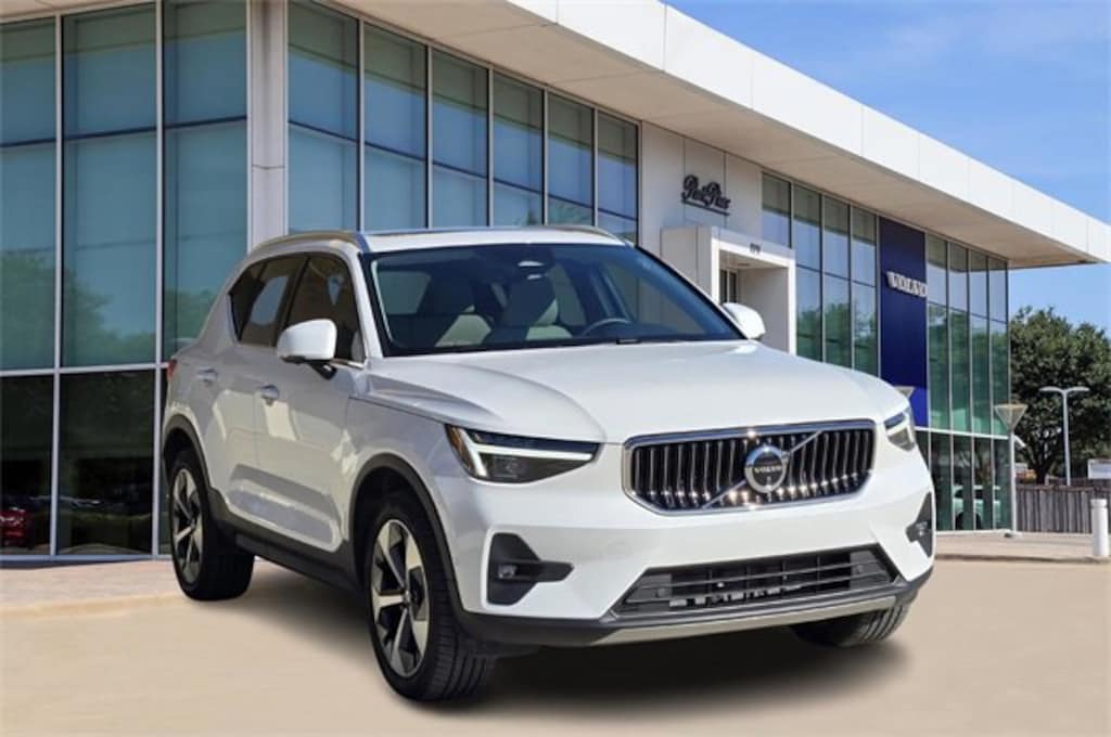 Certified 2025 Volvo XC40 B5 Plus Bright Theme SUV