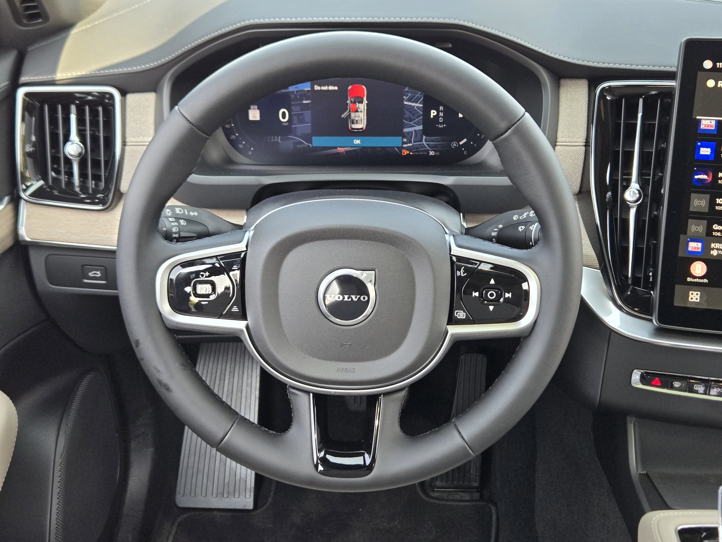 2026 Volvo XC90 Core - Photo 23