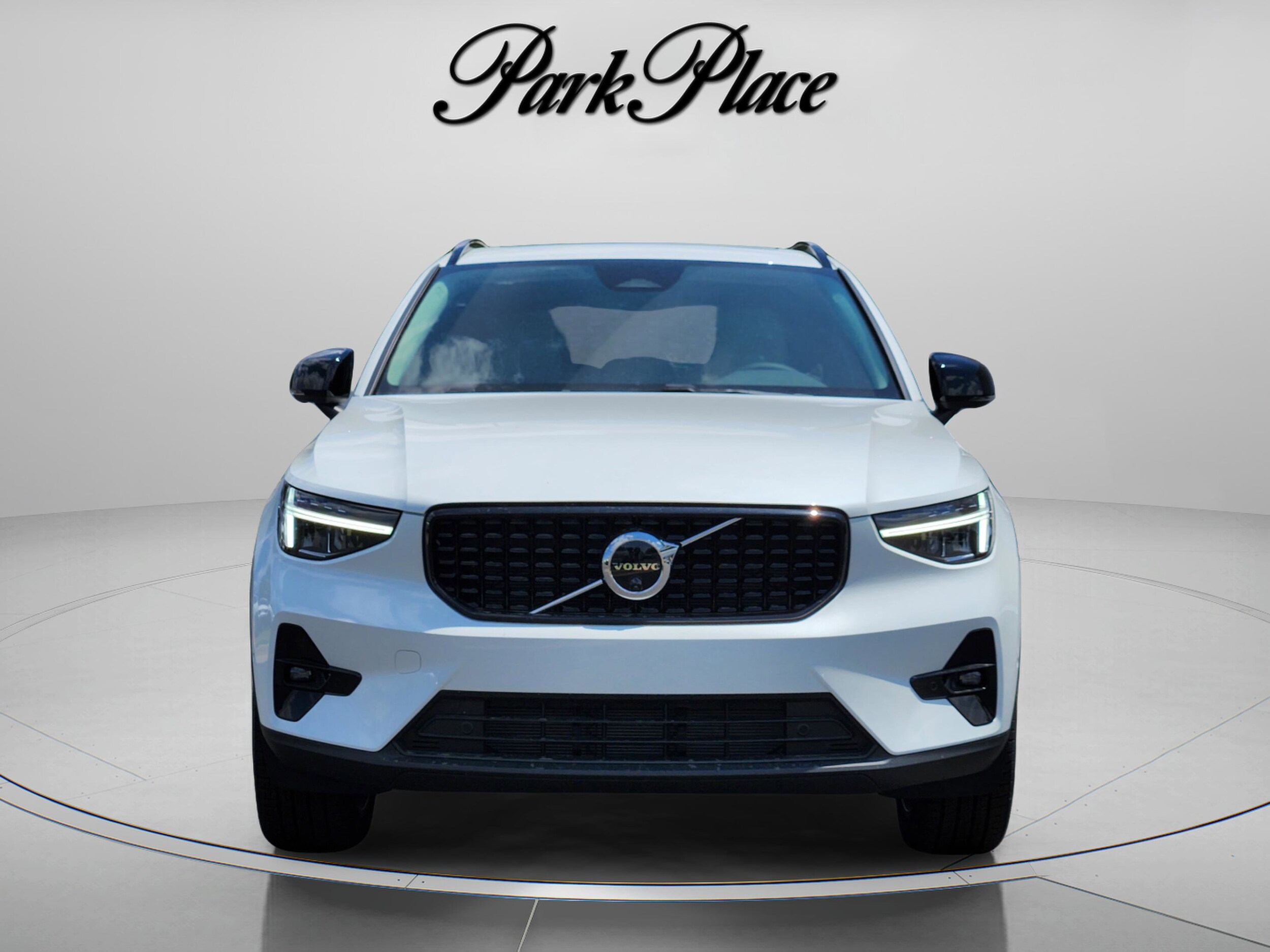 2026 Volvo XC40 Plus - Photo 9