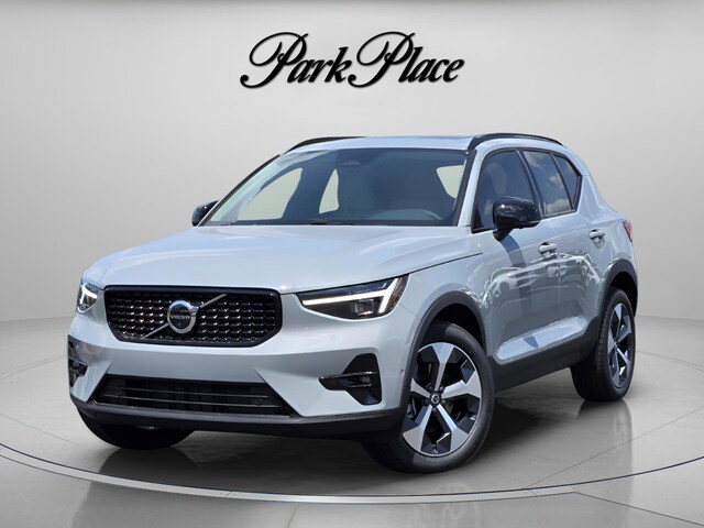 2026 Volvo XC40 B5 Plus AWD SUV