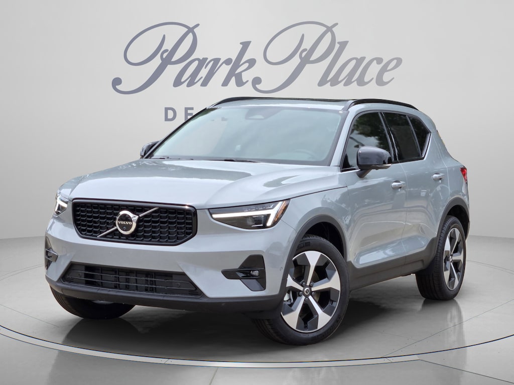 New 2026 Volvo XC40 B5 Plus SUV