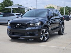 2026 Volvo XC40 B5 Core AWD SUV