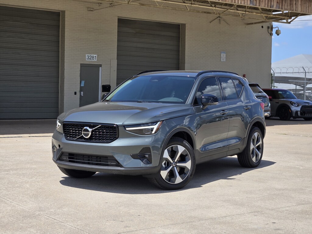 Used 2026 Volvo XC40 B5 Plus SUV