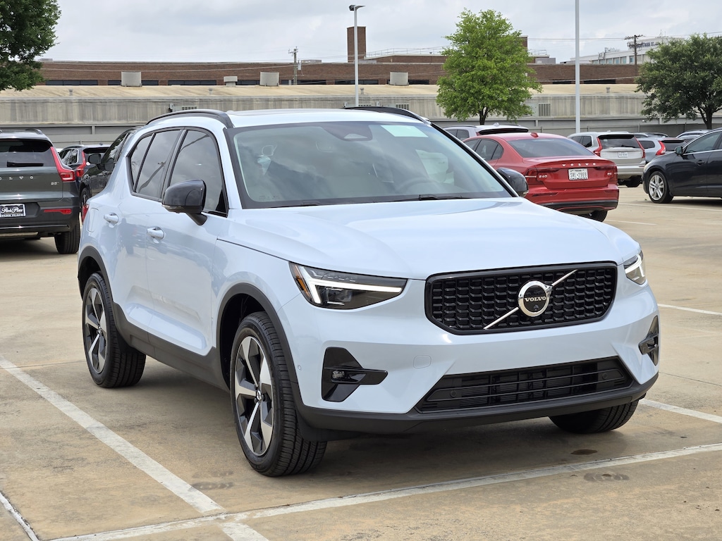 New 2026 Volvo XC40 B5 Plus SUV