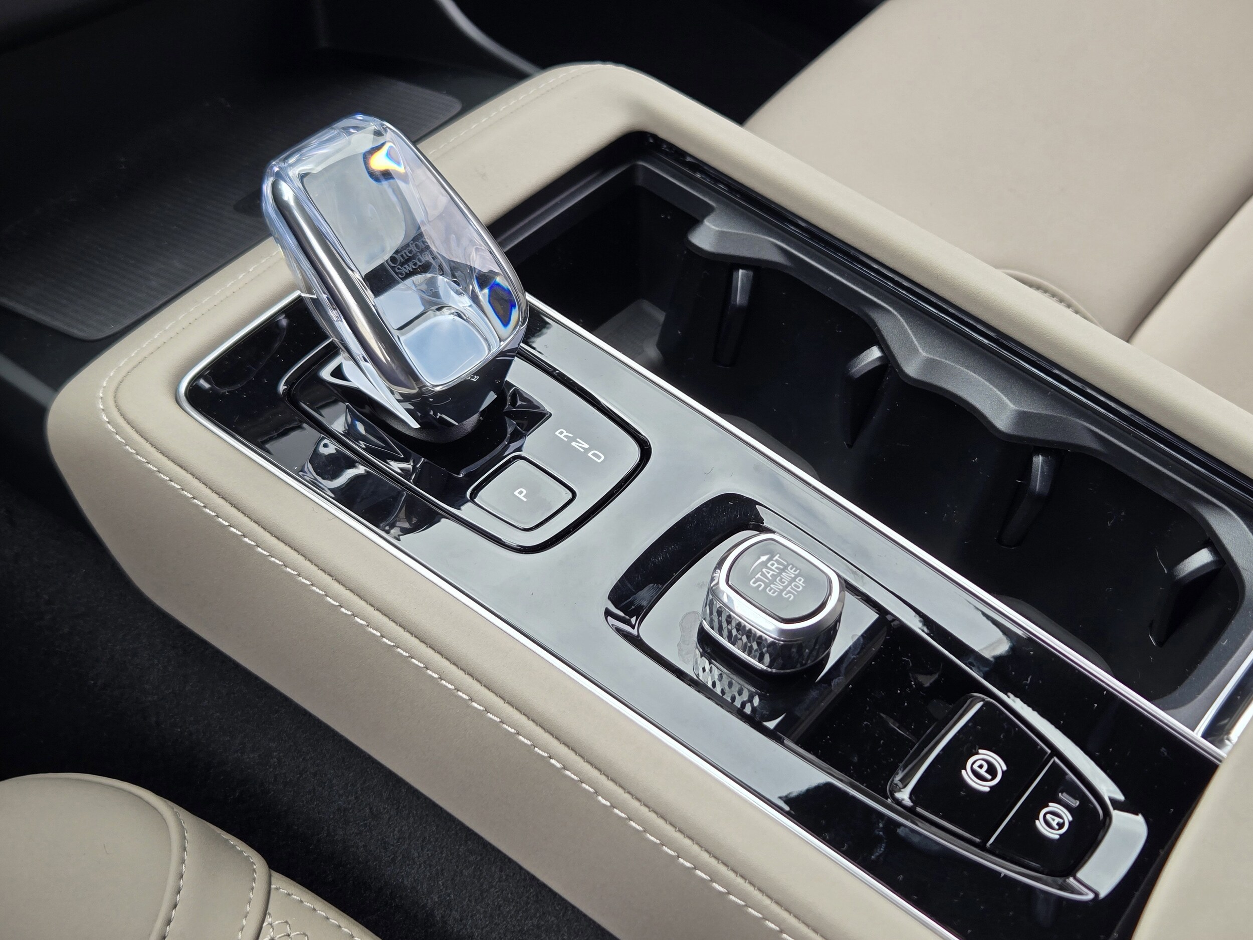 2026 Volvo XC90 Plus - Photo 18