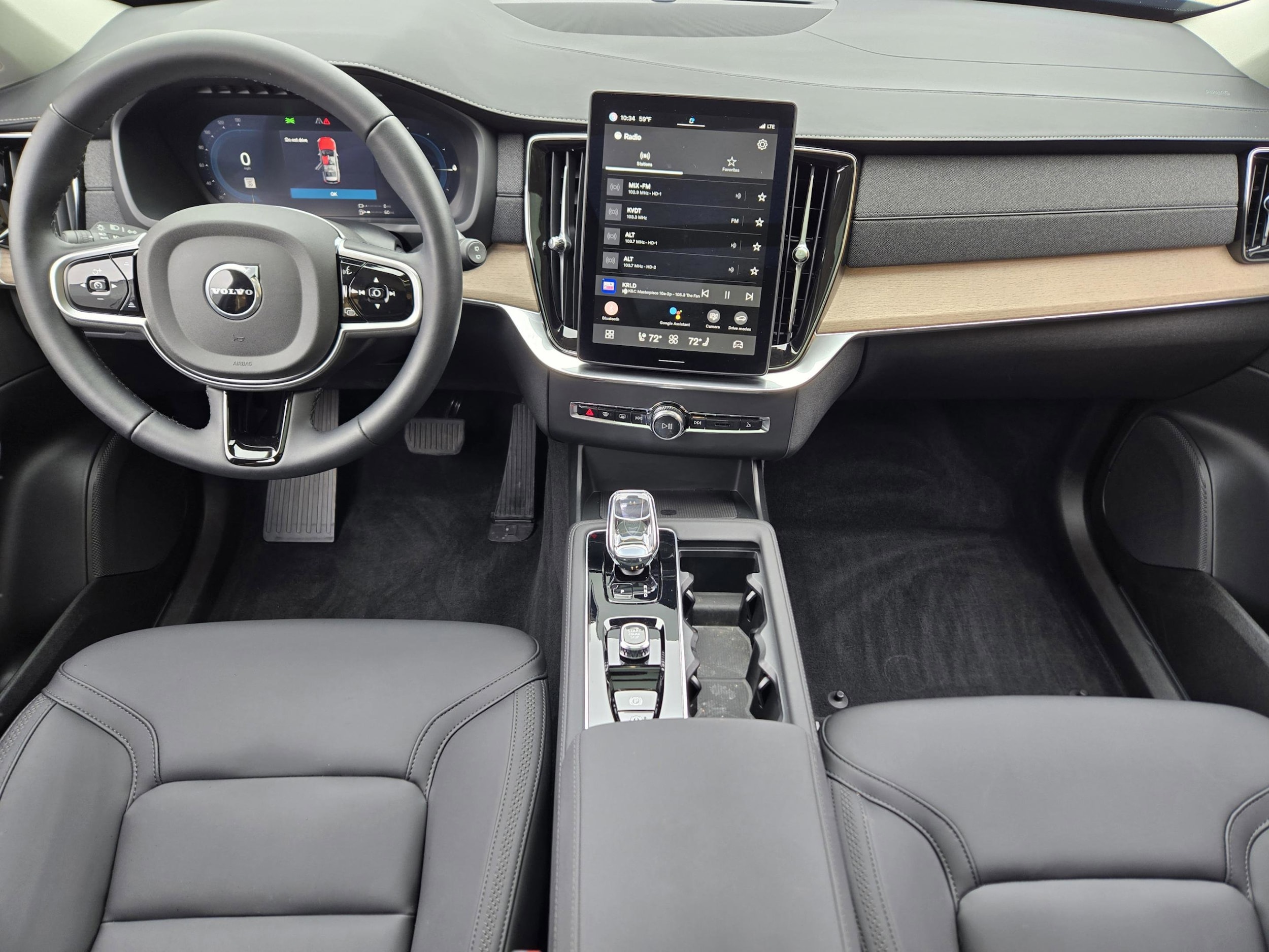 2025 Volvo XC90 Core - Photo 23