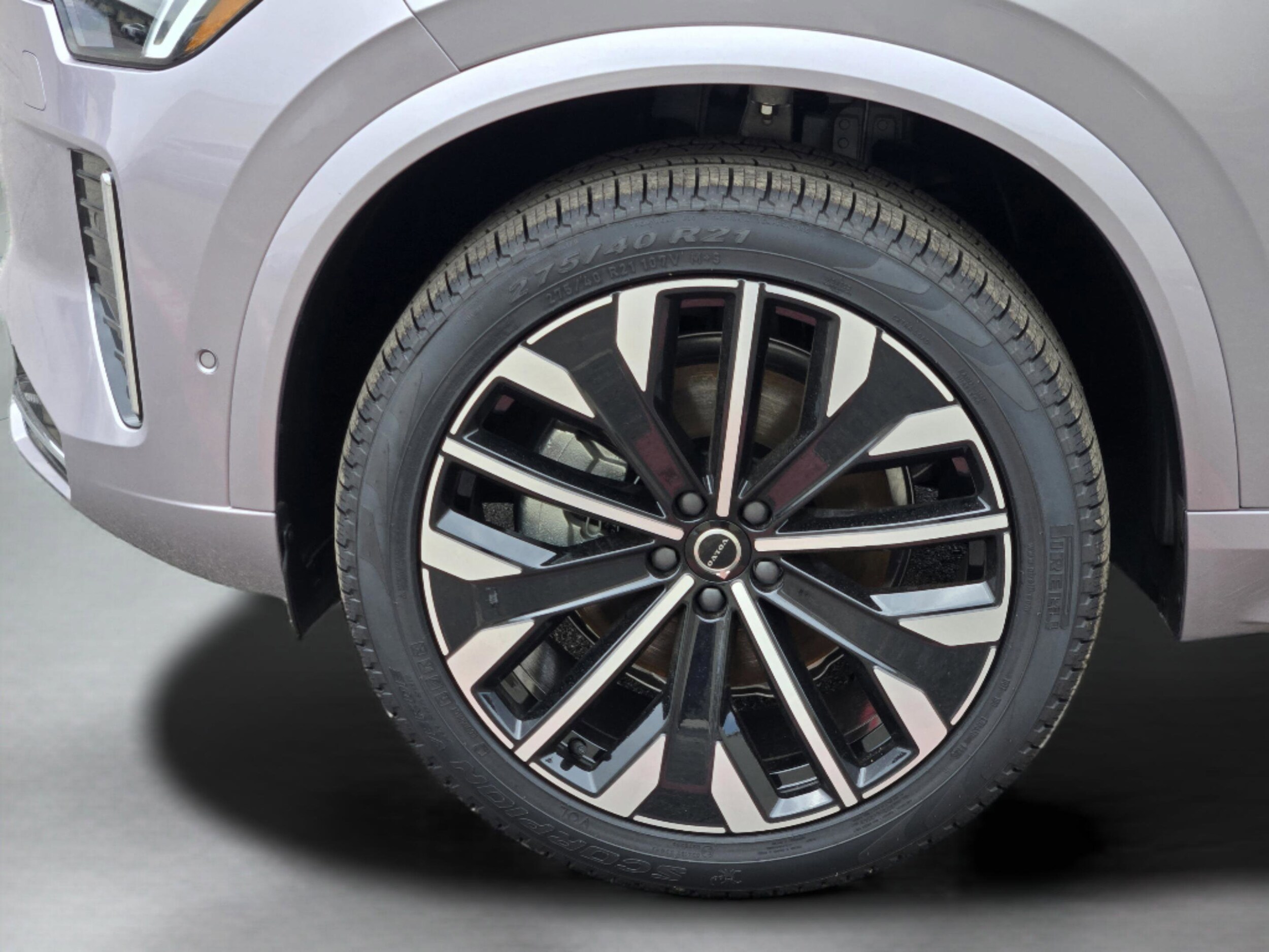 2026 Volvo XC90 Plus - Photo 35