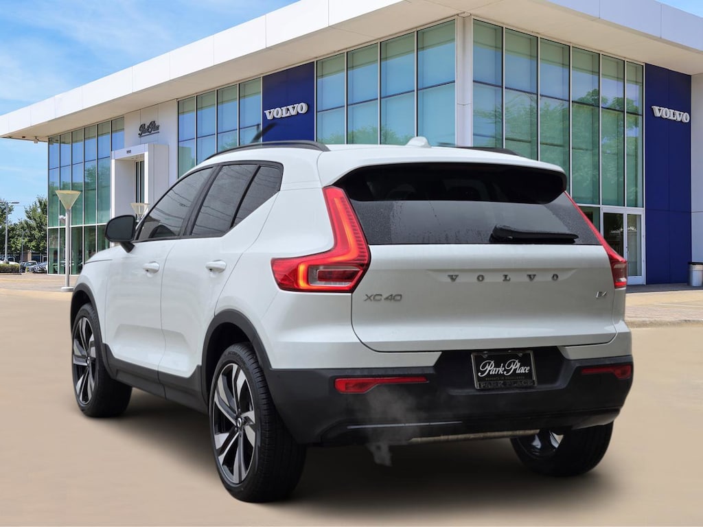 Used 2026 Volvo XC40 B4 Plus SUV