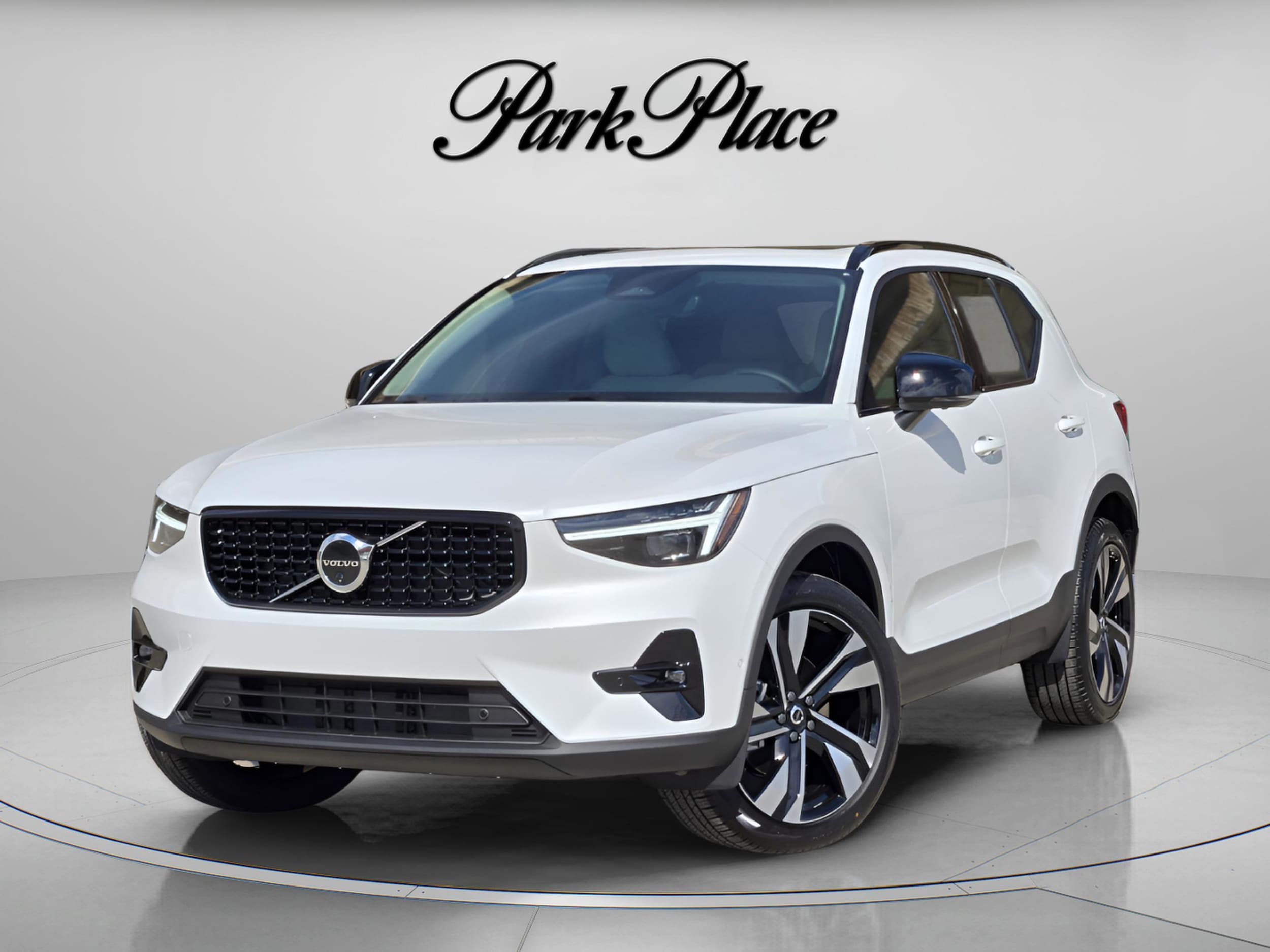2026 Volvo XC40 B5 Plus Dark AWD's photo