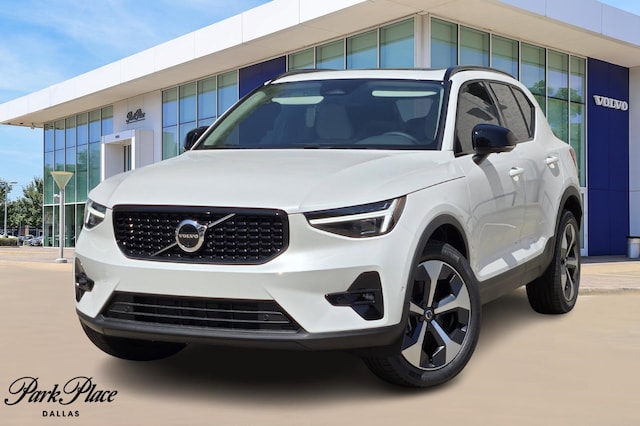 2026 Volvo XC40 B5 Plus AWD SUV