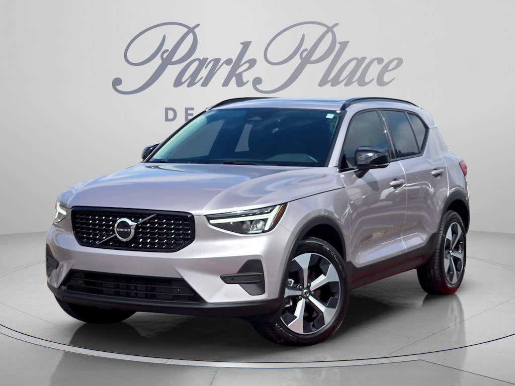Certified 2026 Volvo XC40 B5 Core SUV