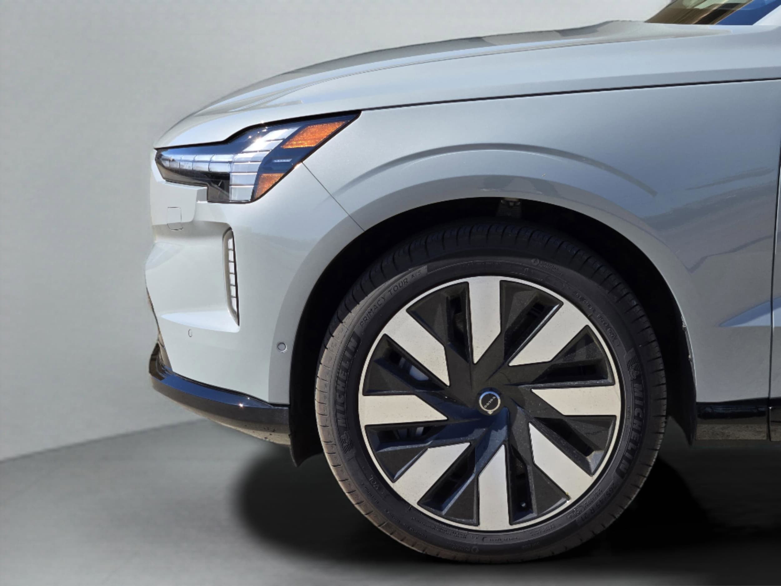 2025 Volvo EX90 Ultra - Photo 29