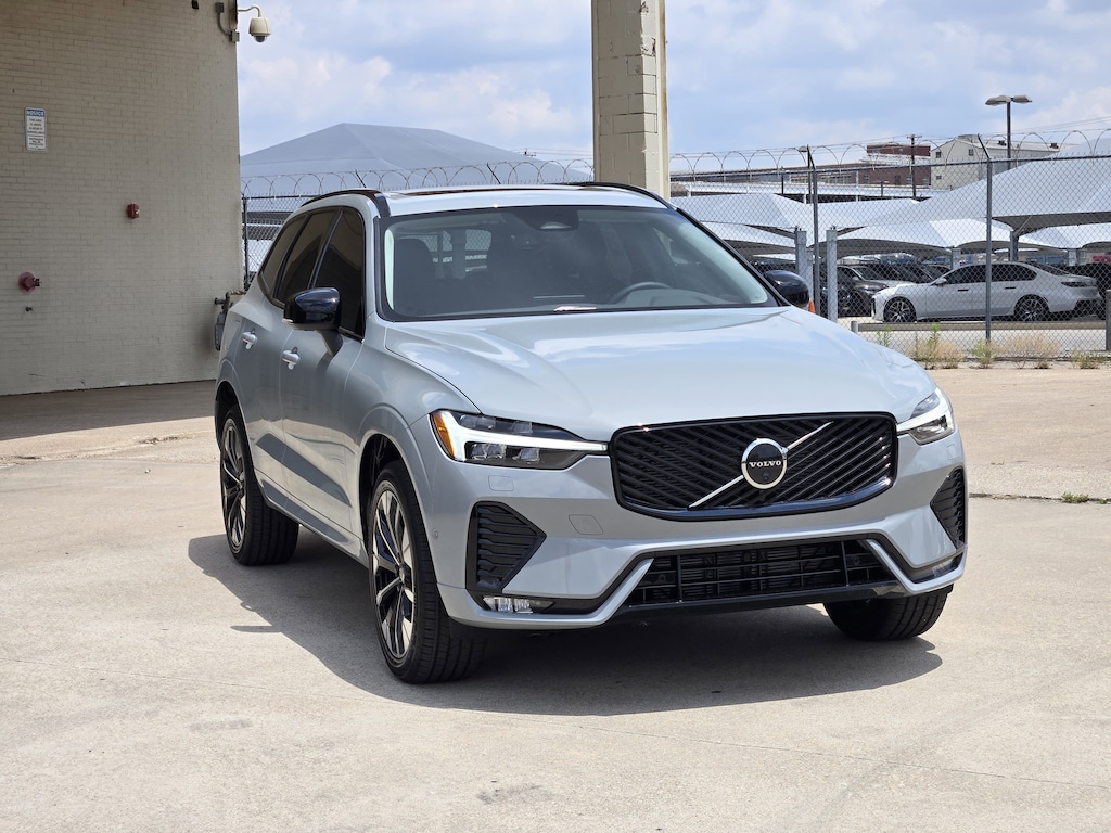 New 2026 Volvo XC60 B5 Plus SUV