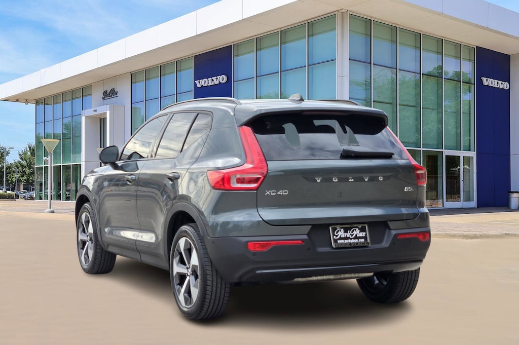New 2026 Volvo XC40 B5 Plus SUV