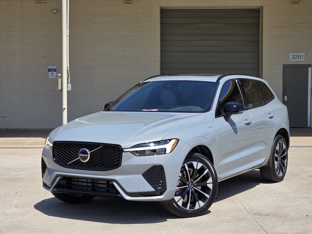 New 2026 Volvo XC60 plug-in hybrid T8 Plus SUV