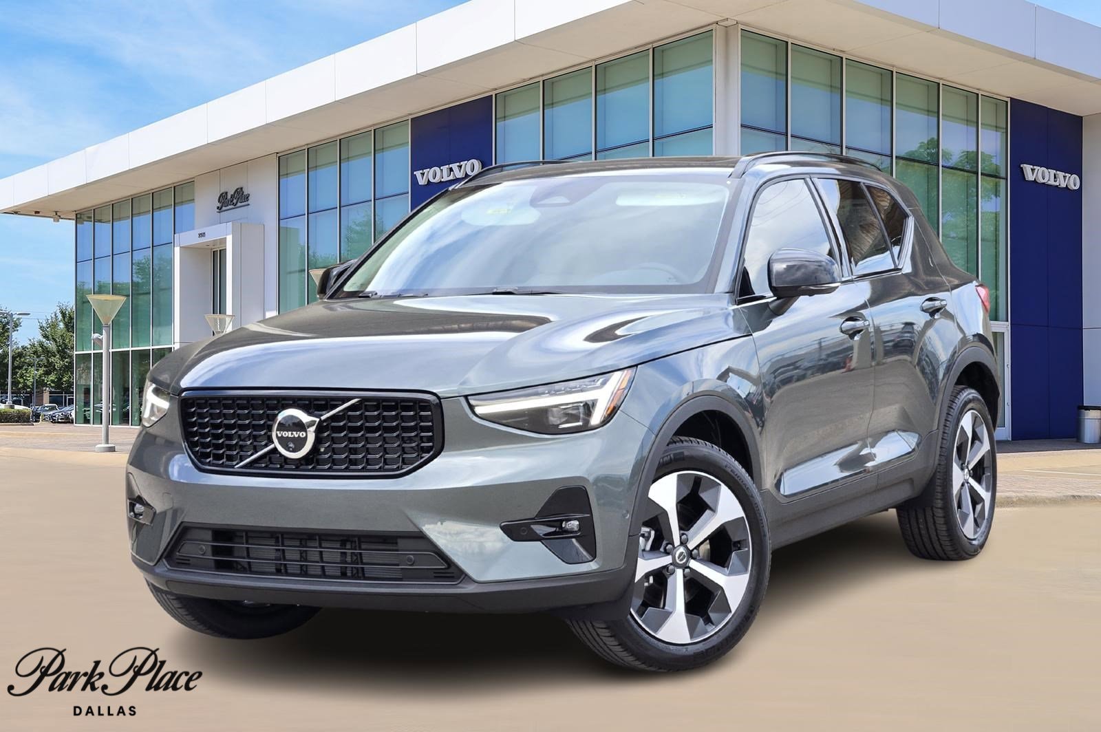 2026 Volvo XC40 Plus's photo