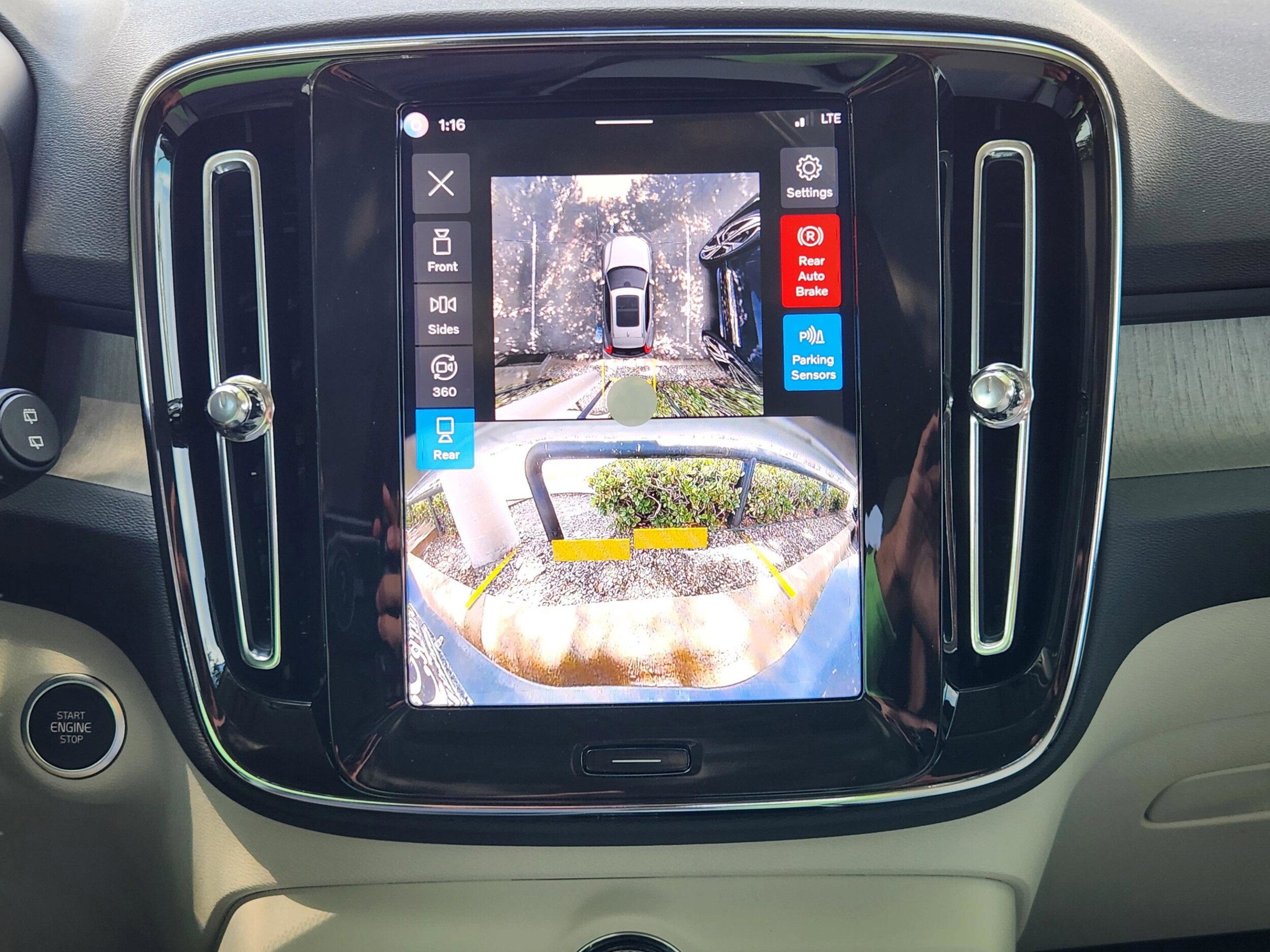 2026 Volvo XC40 Plus - Photo 15