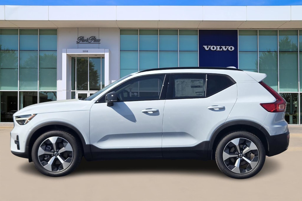 New 2026 Volvo XC40 B5 Plus SUV