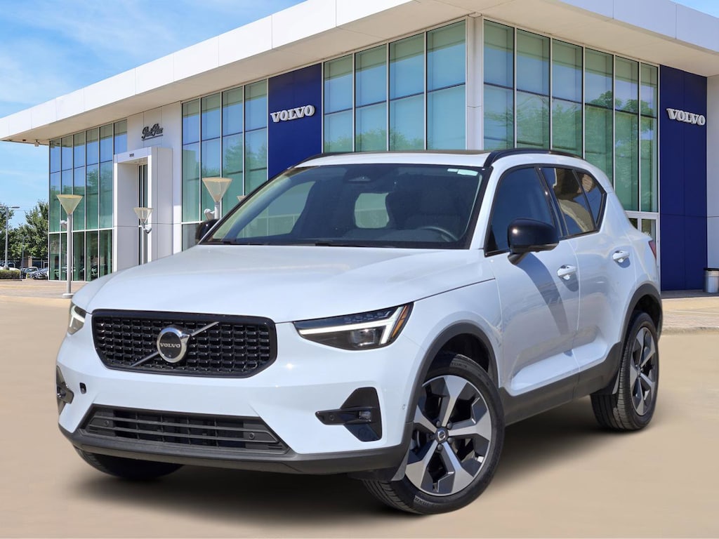 Used 2026 Volvo XC40 B5 Plus SUV