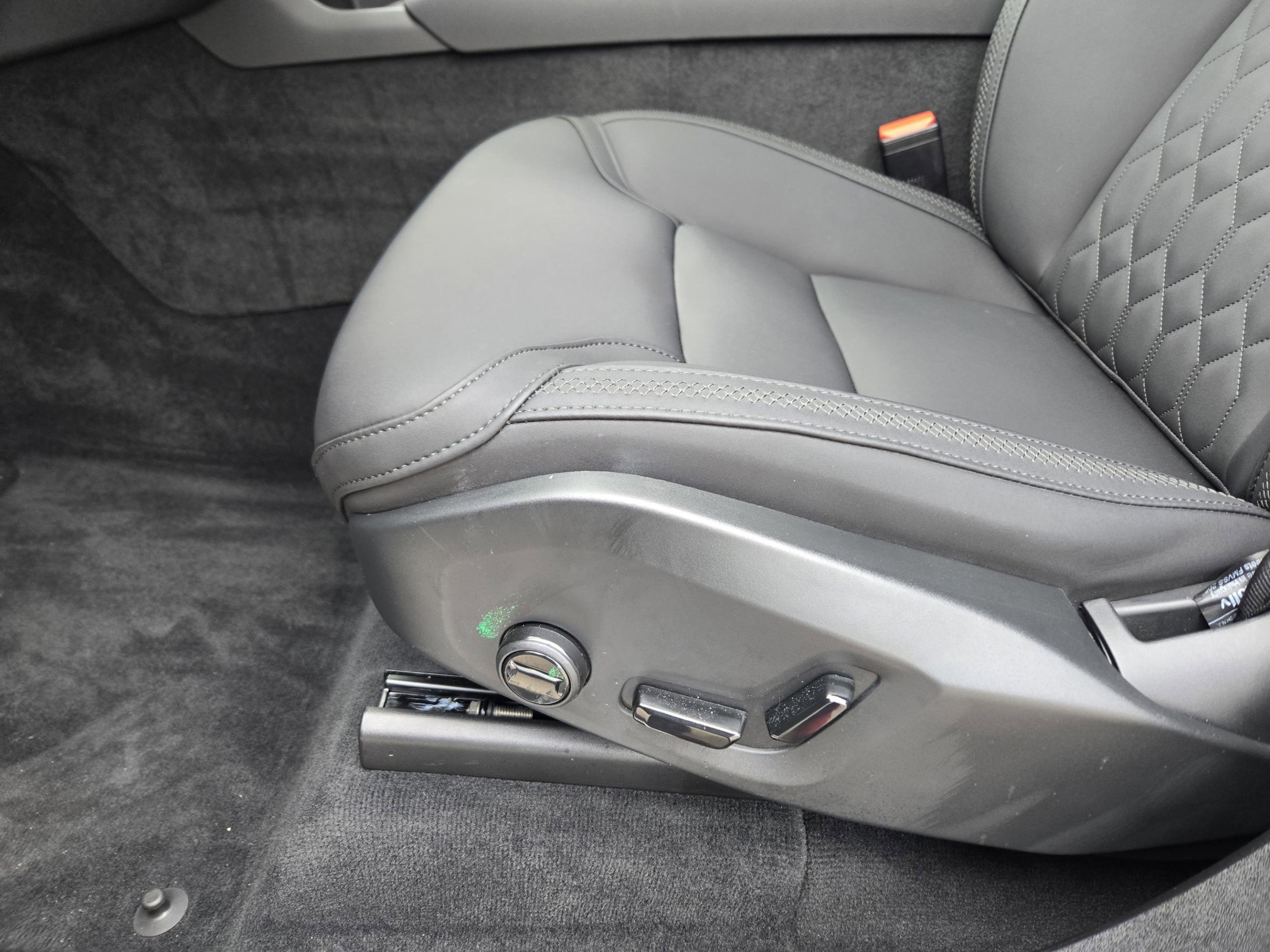 2025 Volvo XC90 Core - Photo 22