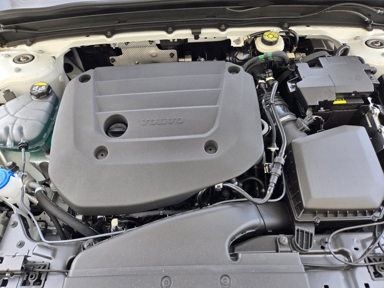 2025 Volvo XC40 Core - Photo 34