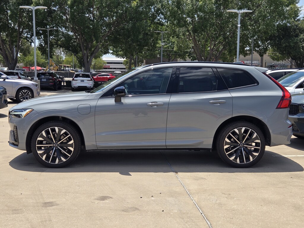 New 2026 Volvo XC60 plug-in hybrid T8 Ultra SUV
