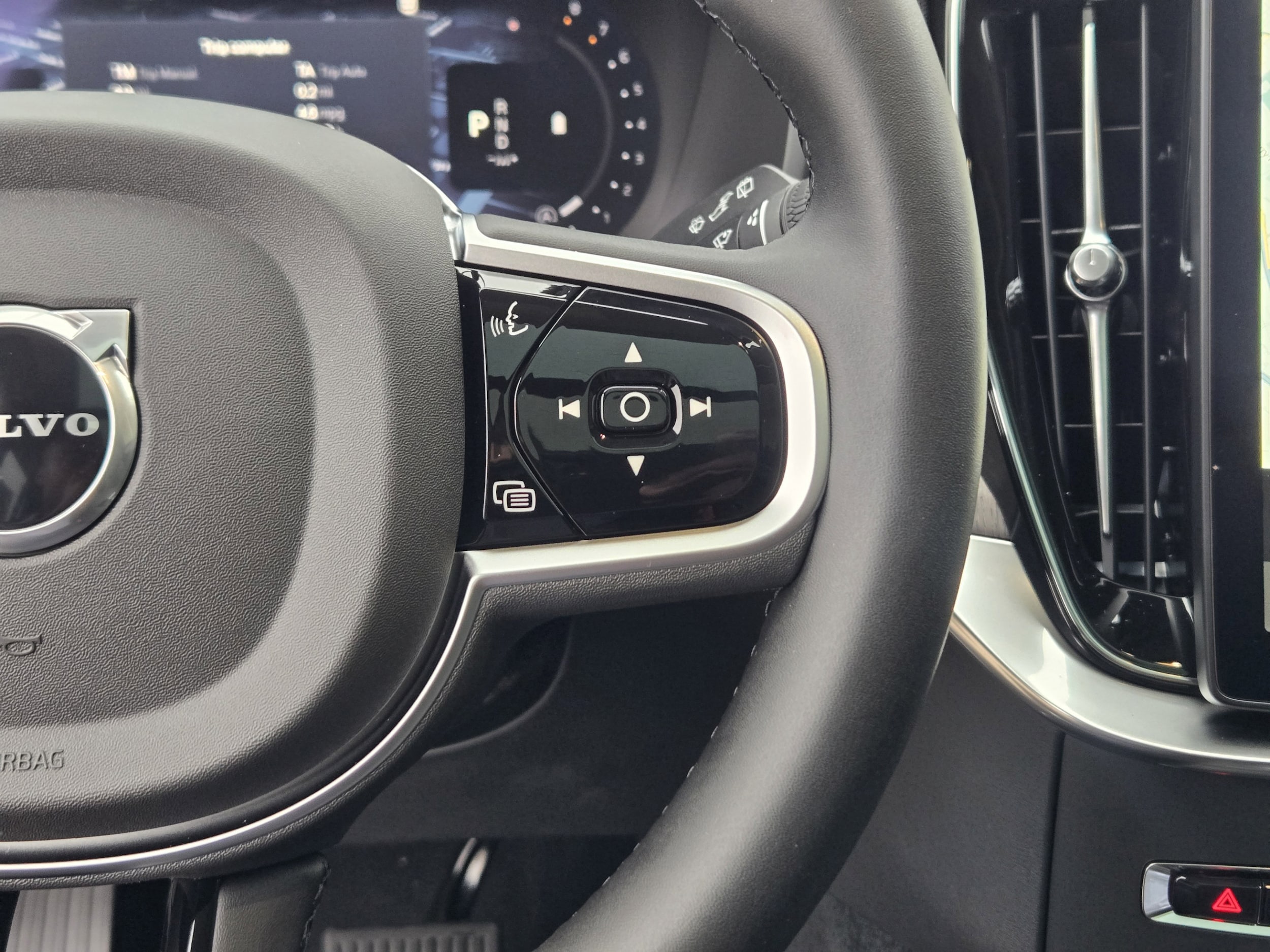 2026 Volvo XC90 Ultra - Photo 25