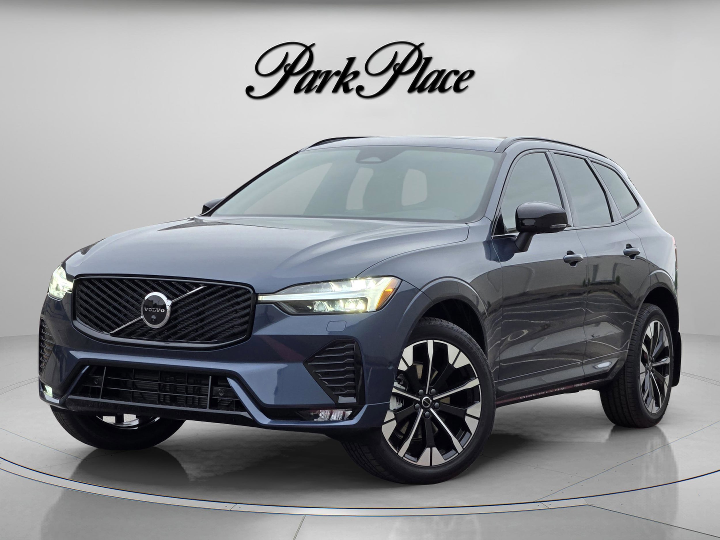 2026 Volvo XC60 B5 Plus Dark AWD's photo
