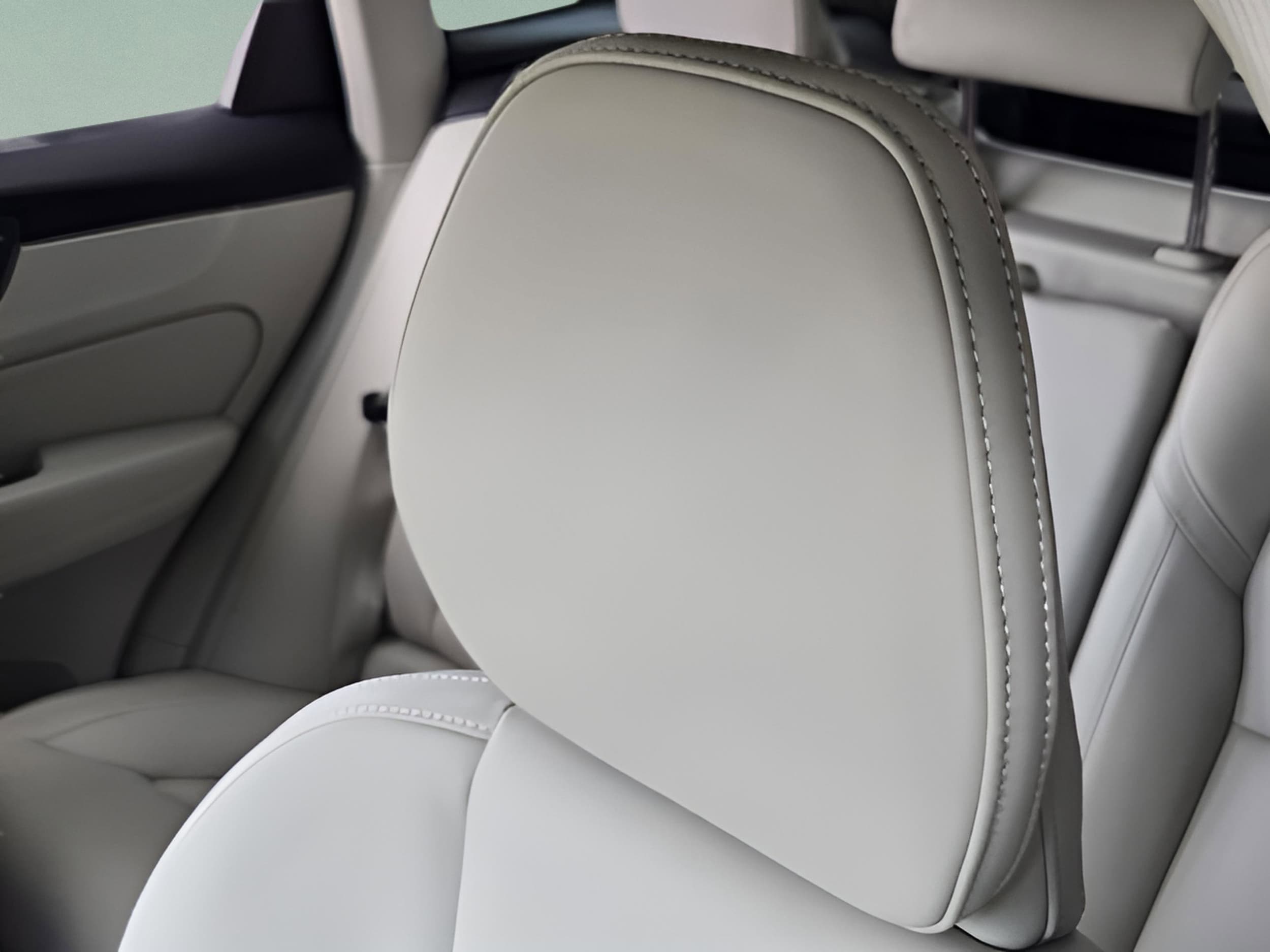 2026 Volvo XC60 Ultra - Photo 10