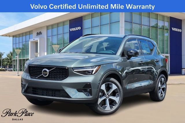 2026 Volvo XC40 B5 Plus Dark AWD's photo