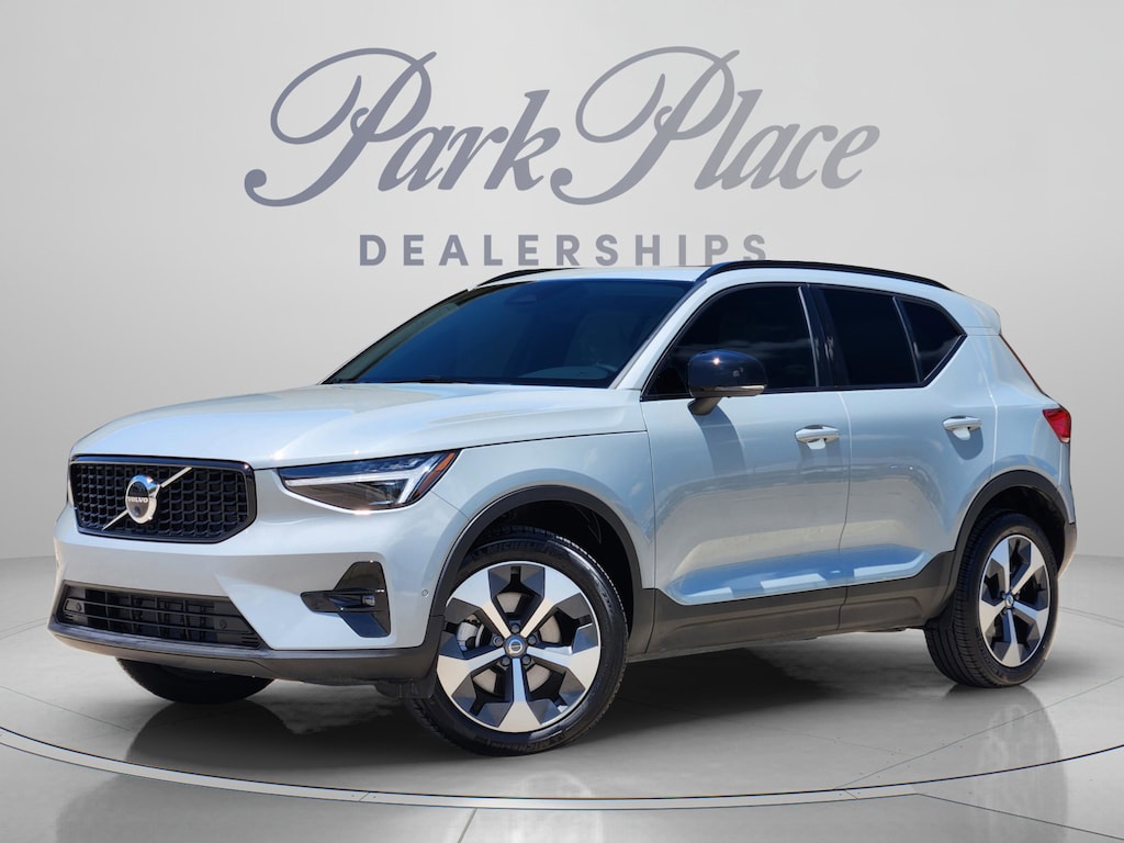 Used 2026 Volvo XC40 B5 Plus SUV
