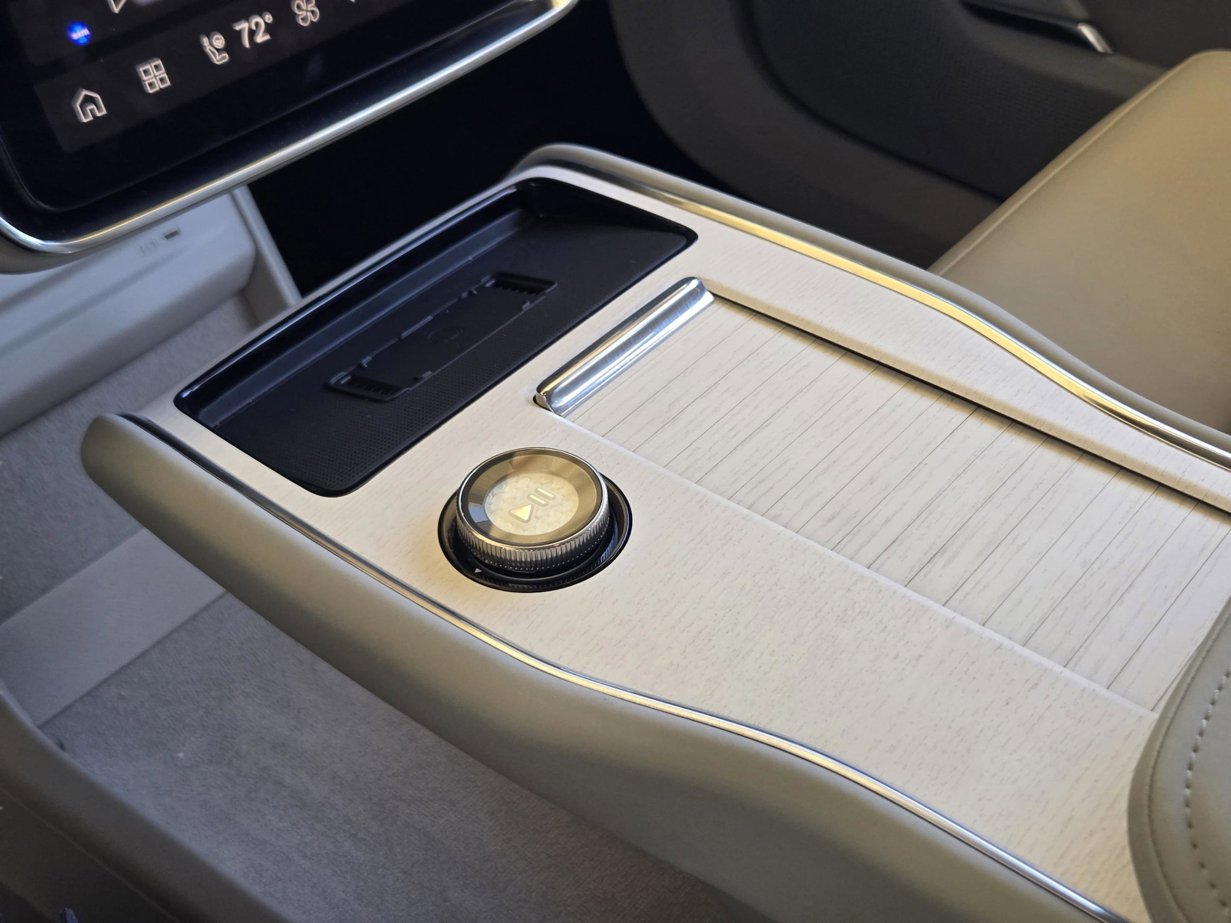 2025 Volvo EX90 Ultra - Photo 18