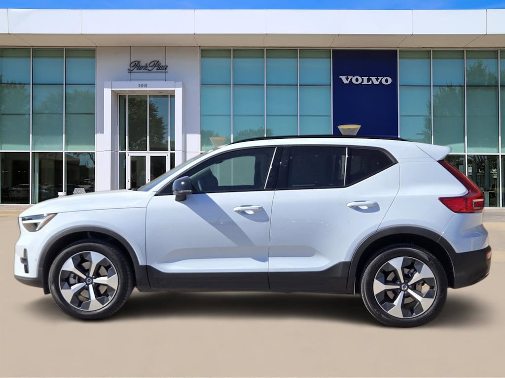 Used 2026 Volvo XC40 B5 Plus SUV