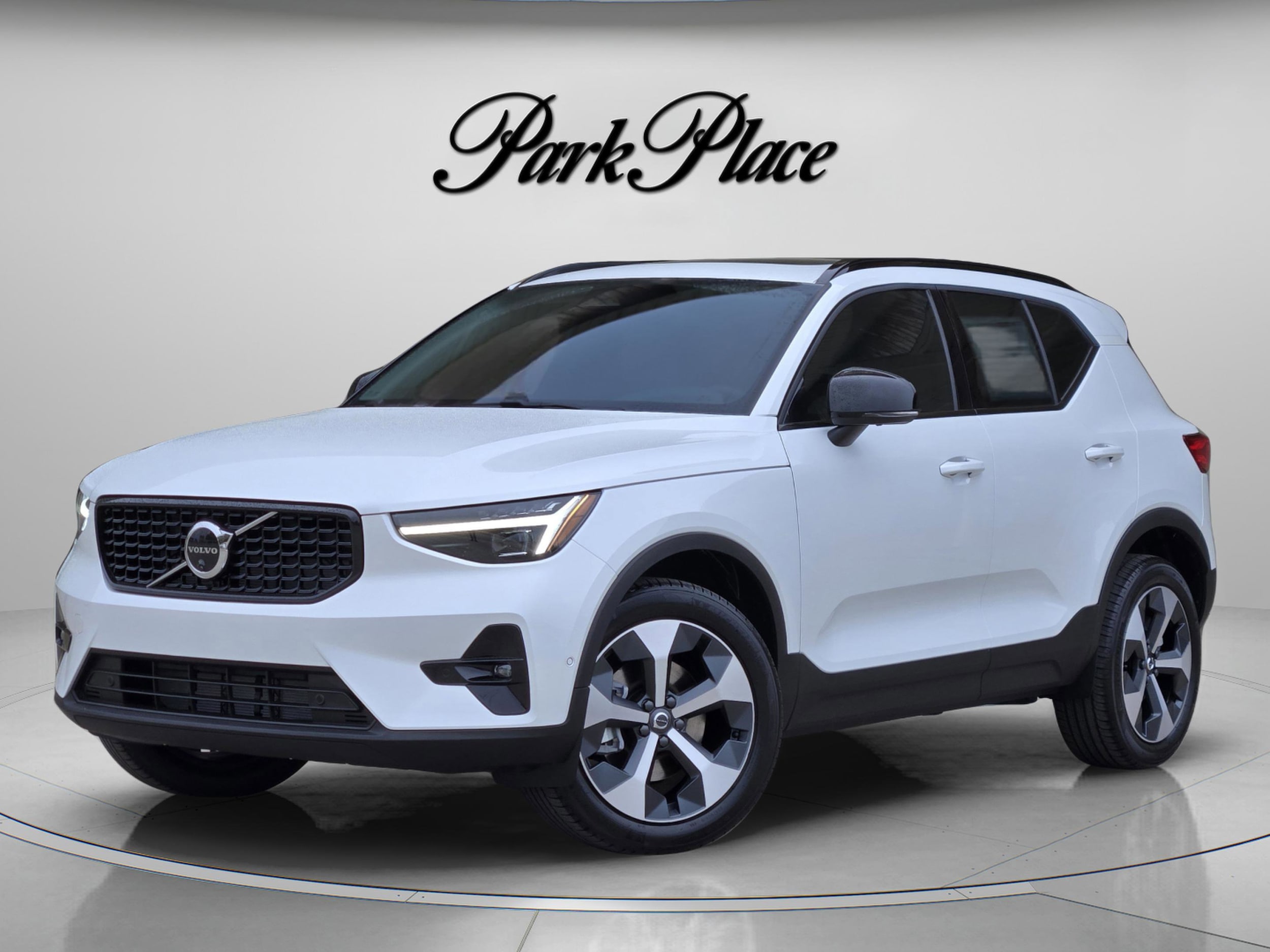 2026 Volvo XC40 B5 Plus Dark AWD's photo