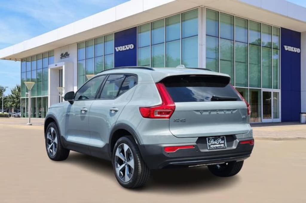 Used 2026 Volvo XC40 B5 Plus SUV