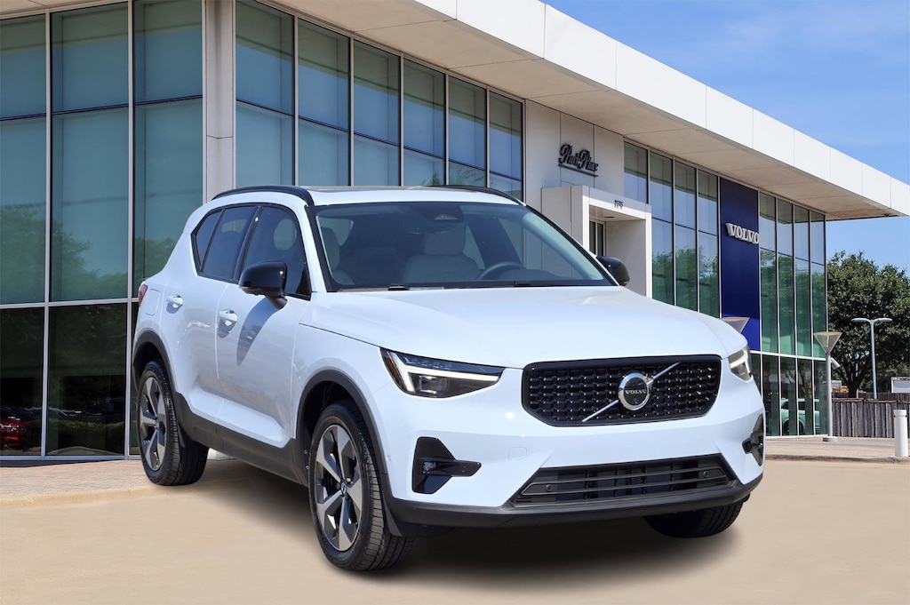 Used 2026 Volvo XC40 B5 Plus SUV